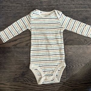 Carters 0-3 months long sleeve onesie
